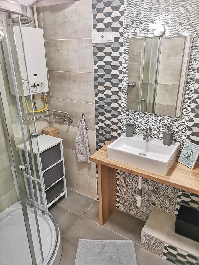Central Home Apartment In The City Center Eger Esterno foto