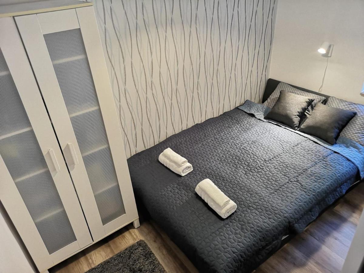 Central Home Apartment In The City Center Eger Esterno foto