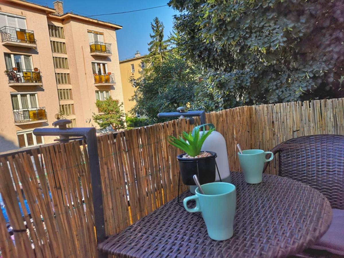 Central Home Apartment In The City Center Eger Esterno foto
