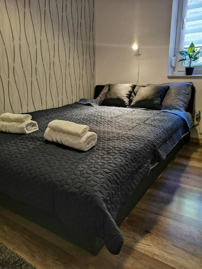 Central Home Apartment In The City Center Eger Esterno foto