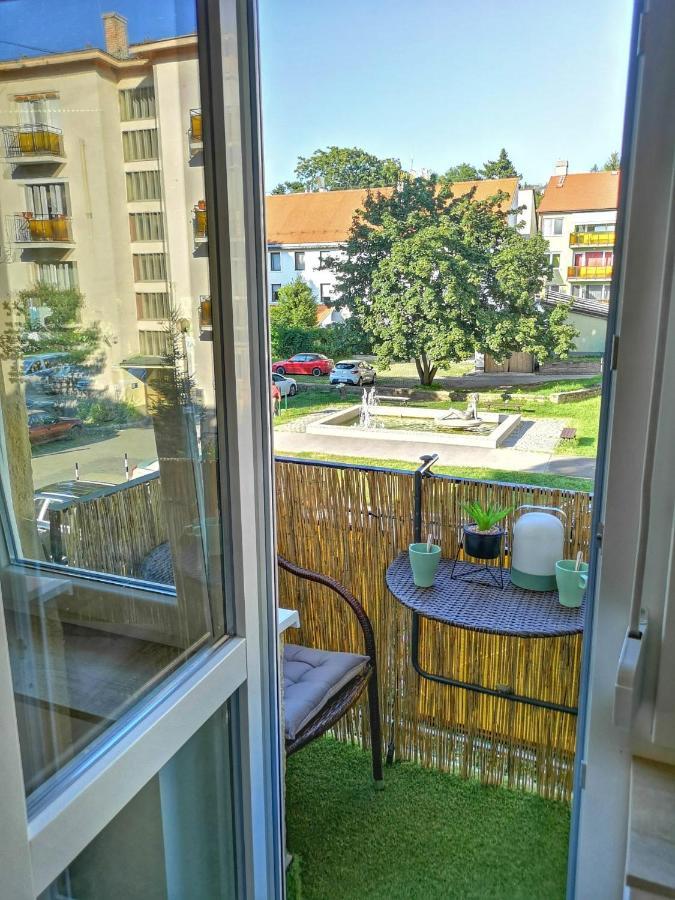 Central Home Apartment In The City Center Eger Esterno foto