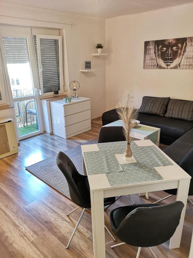Central Home Apartment In The City Center Eger Esterno foto