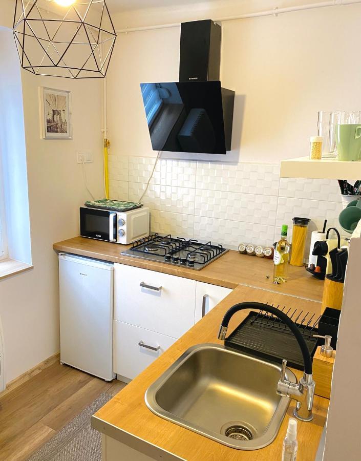 Central Home Apartment In The City Center Eger Esterno foto