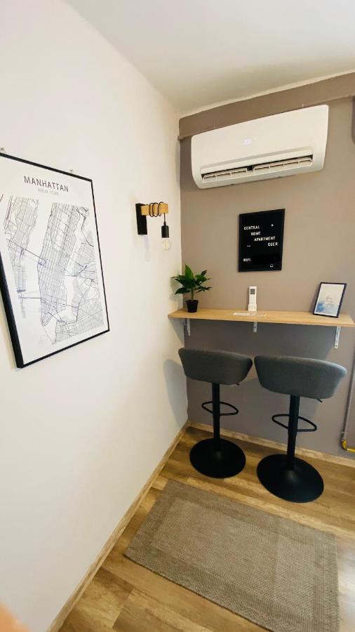 Central Home Apartment In The City Center Eger Esterno foto